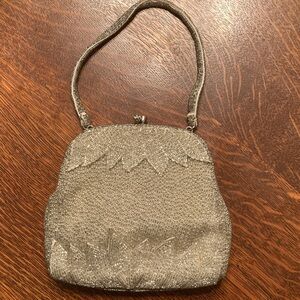 Beaded Silver evening bag VINTAGE like new leaf motif kiss lock 1950’s Marilyn